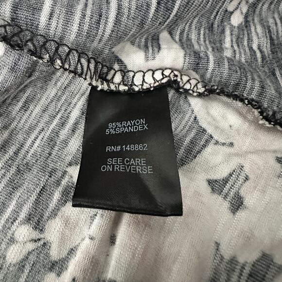 Torrid Size 5 Black Pink Floral Ruffle Sleeve Square Neck Flowy Top Plus - Picture 9 of 9